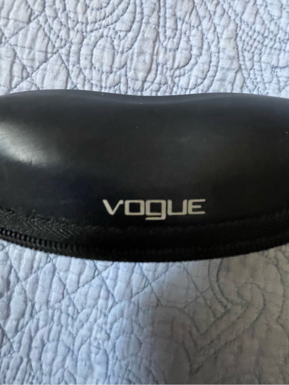 Vogue eyeglass FRAMES & clamshell case - Picture 13 of 15